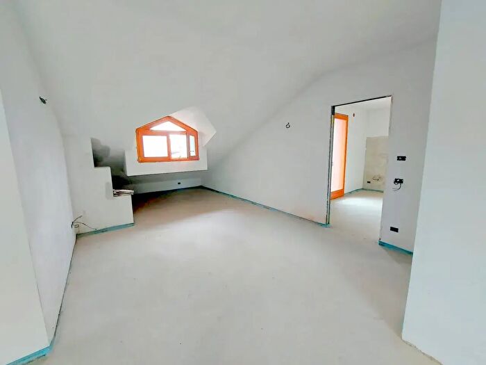Appartamento con 6 locali in vendita in Via Cortusio, Padova