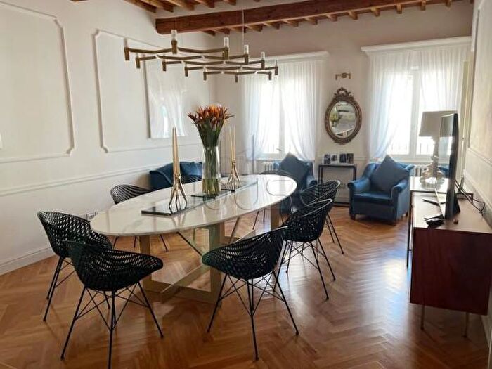 Appartamento con 6 locali in vendita in Corso Vittorio Emanuele, Citta Di Castello