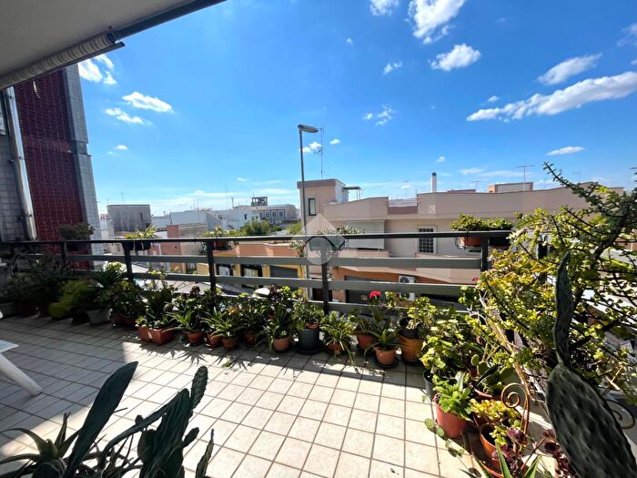 Appartamento con 6 locali in vendita in Via IV Novembre, Surbo