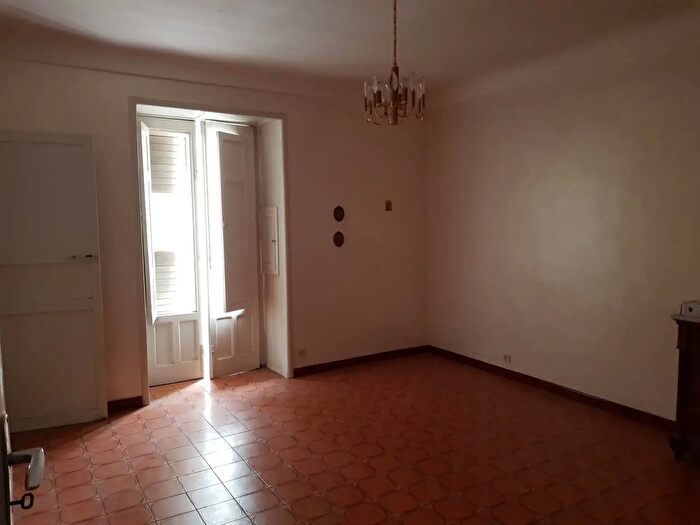 Casa con 7 locali in vendita in Ragusa