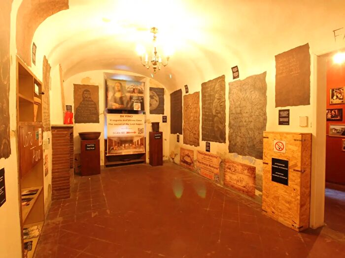 Casa quadrilocale in vendita in Piazza Guazzesi, Vinci