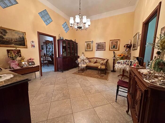 Appartamento trilocale in vendita in Via Roma, Caserta