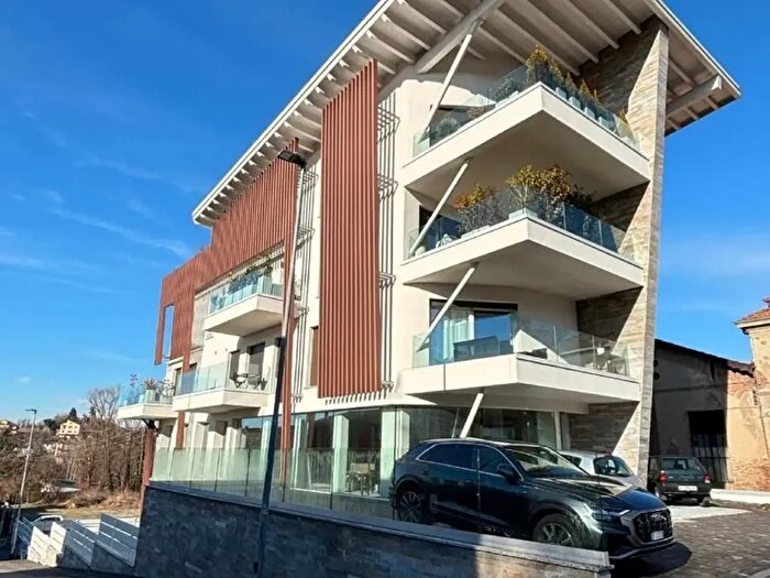 Appartamento trilocale in vendita in Via Como, Cantu