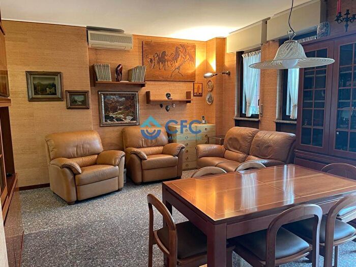 Appartamento quadrilocale in affitto in Via Padova, Crescenzago, Milano