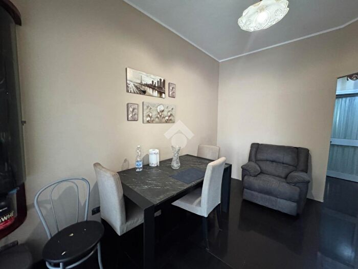 Appartamento trilocale in vendita in Via Luigi Capriolo, Torino