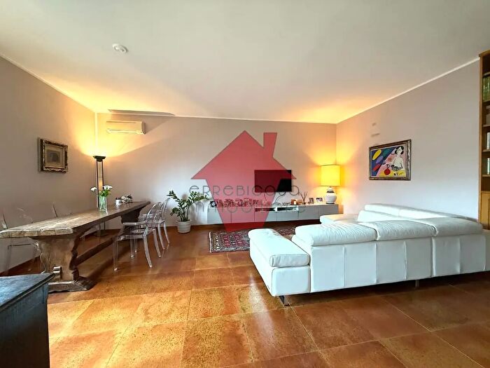 Appartamento con 6 locali in vendita in Raffaello Sanzio, Empoli