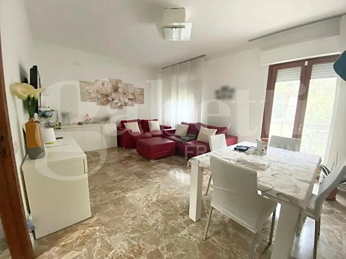 Appartamento in vendita in Via Fratelli Cervi, Tolentino