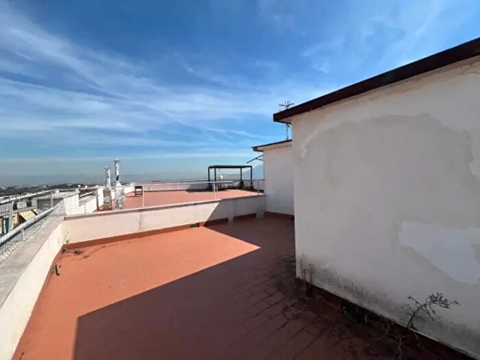 Appartamento con 5 locali in vendita in Viale Michelangelo, Napoli