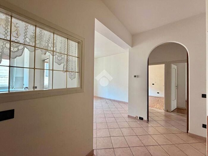 Appartamento quadrilocale in affitto in Via Angelo Scarsellini, San Zeno, Verona