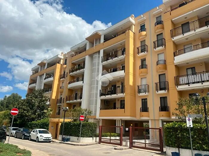 Appartamento quadrilocale in affitto in Via Madrid, Casamassima