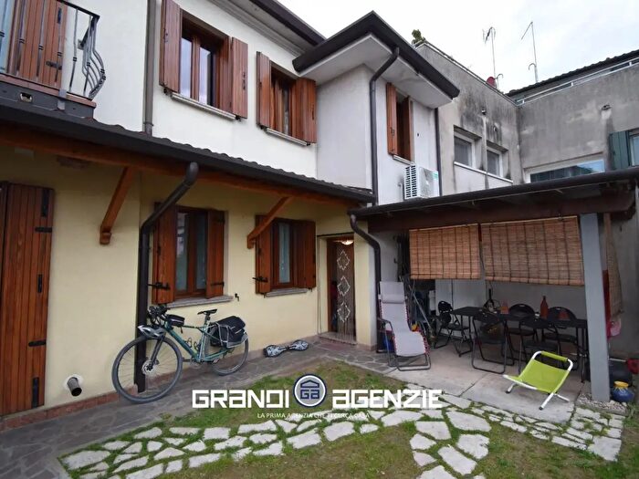 Casa con 5 locali in vendita in Via Trieste, Arcade
