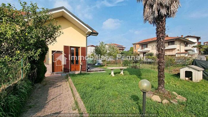 Casa quadrilocale in vendita in Medolago