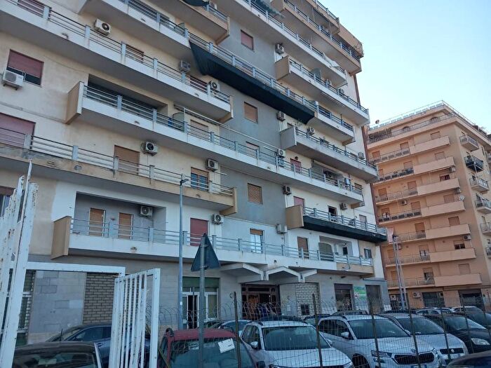 Appartamento con 5 locali in affitto in Via Antonio Vivaldi, Centro, Bagheria