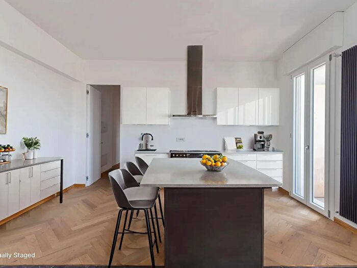 Appartamento quadrilocale in vendita in Modena