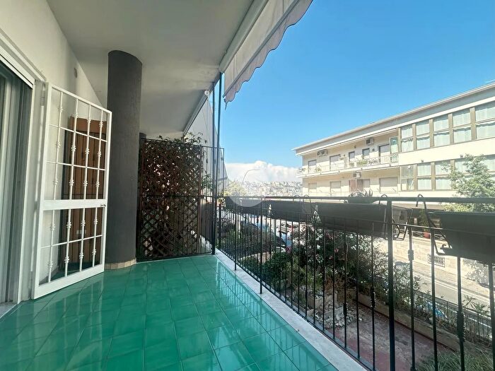 Appartamento quadrilocale in vendita in Via Orazio, Napoli