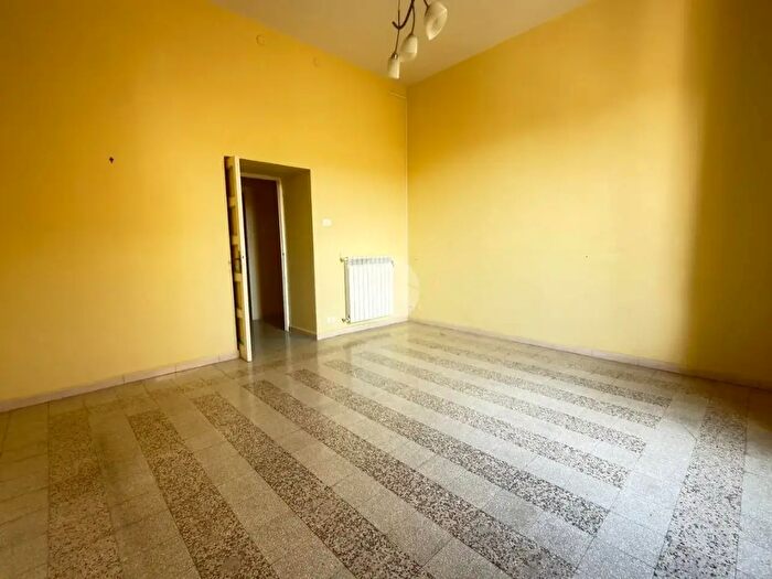 Appartamento trilocale in vendita in Via C Battisti, Caserta