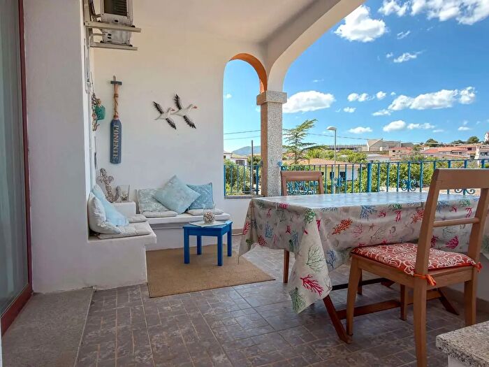 Appartamento con 6 locali in vendita in Posada