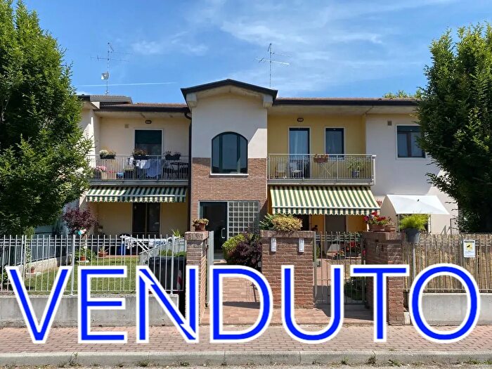 Appartamento bilocale in vendita in Via Brigata Sassari, Vigasio