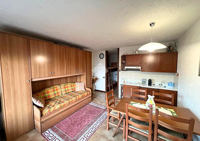 Appartamento monolocale in vendita in Via Pineta di Montecampione, Artogne