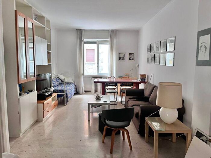 Appartamento bilocale in affitto in Via Piacenza, Porta Romana Medaglie d'Oro, Milano