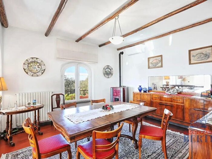 Casa con 13 locali in vendita in Rosignano Marittimo