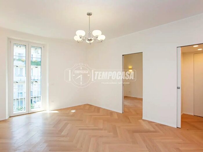 Appartamento trilocale in vendita in Via Alessandro Tadino, Milano