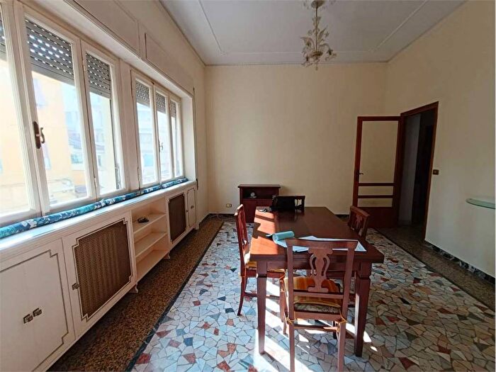 Appartamento trilocale in affitto in VIA GENERALE PERGOLESI, Piano, Ancona