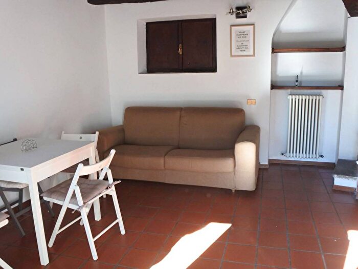 Appartamento bilocale in affitto in Cerro, LavenoMombello