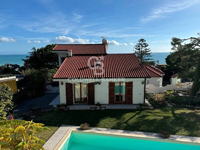 Casa con 6 locali in vendita in Via Padre Giovanni Semeria, Sanremo