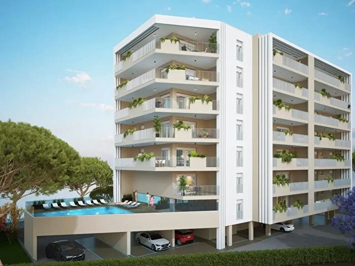 Appartamento trilocale in vendita in Via Olanda, Jesolo