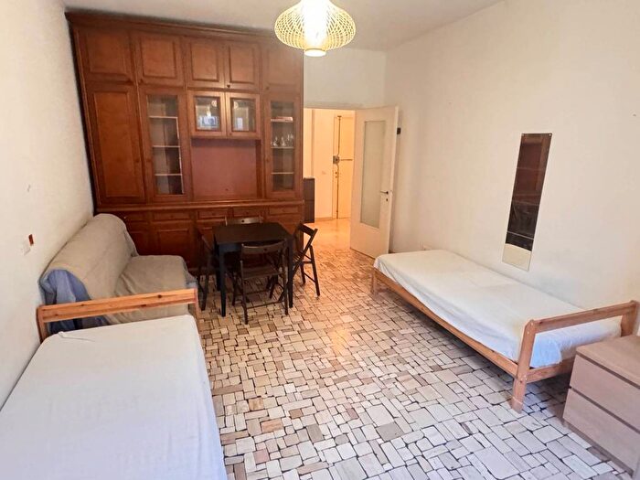 Appartamento monolocale in affitto in Via Giacinto Bruzzesi, Giambellino, Milano