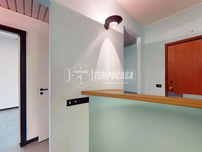 Appartamento trilocale in vendita in Via Teodorico, Milano