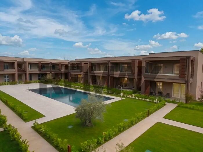Appartamento quadrilocale in vendita in Desenzano Del Garda