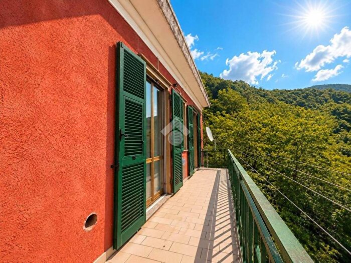 Appartamento quadrilocale in affitto in Via monte timone, Sestri Ponente, Genova