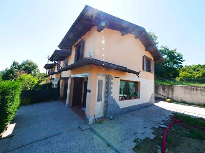 Casa con 5 locali in vendita in Via Giardini Nord, Serramazzoni