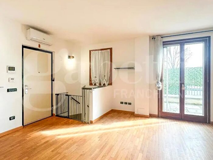 Appartamento trilocale in vendita in Via Milano, Cologno Monzese