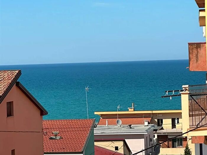 Appartamento con 5 locali in vendita in Falconara Marittima