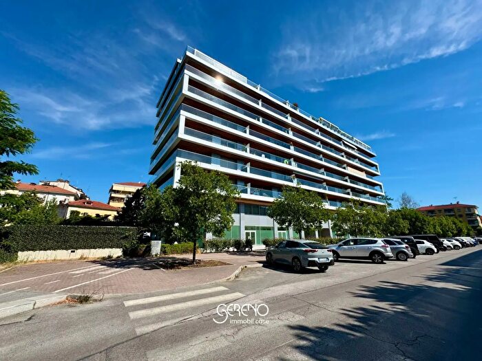 Appartamento quadrilocale in vendita in Via Dante Livio Bianco, Cuneo