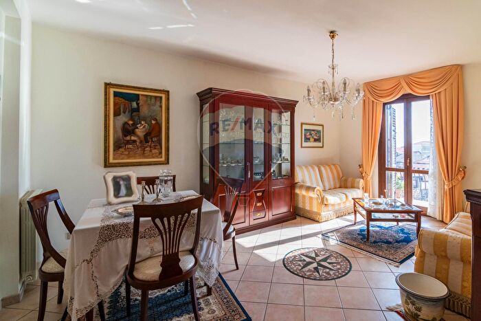 Appartamento quadrilocale in vendita in Via Laudani, Pedara