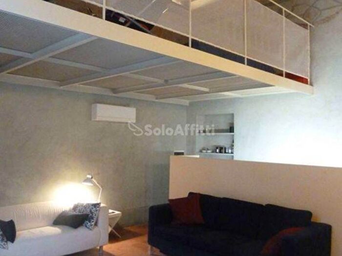 Appartamento trilocale in affitto in Via SantEufemia, Centro Storico, Modena