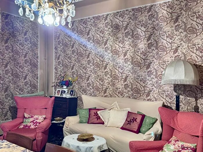 Appartamento con 6 locali in vendita in Massa