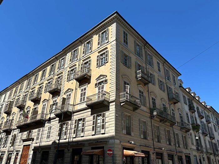 Appartamento monolocale in affitto in Via della Rocca, Torino