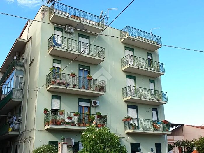 Appartamento con 5 locali in vendita in Via Santa Maria di Gesù, Palermo