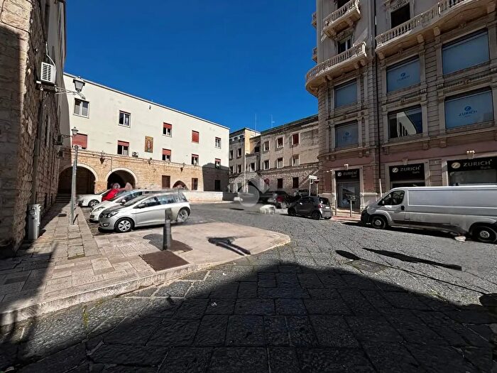 Appartamento bilocale in vendita in Largo Ignazio Chiurlia, Bari