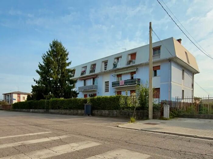Appartamento trilocale in vendita in Via Don G Pietta, Trenzano