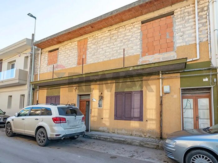 Casa quadrilocale in vendita in Via Tevere, Comiso
