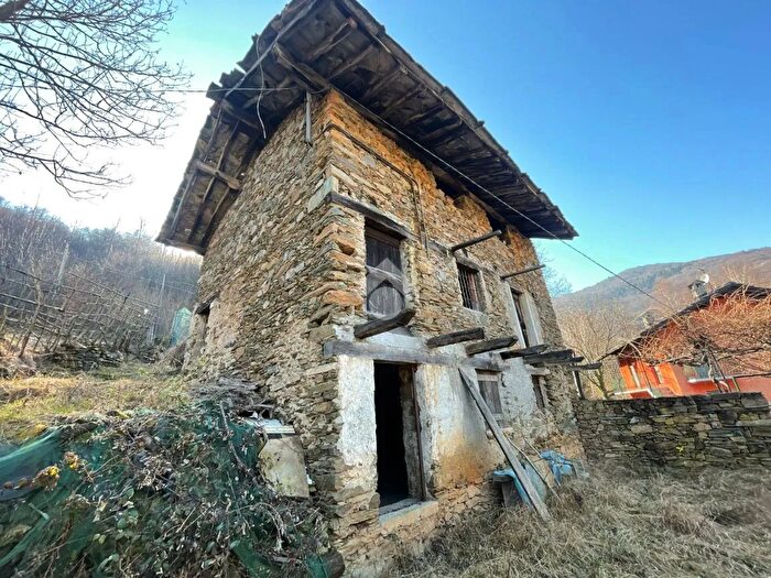 Casa con 6 locali in vendita in Frazione Crusiglie, Monastero Di Lanzo