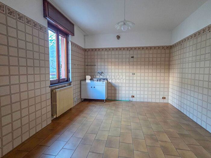 Appartamento trilocale in affitto in Via Roma, Taceno