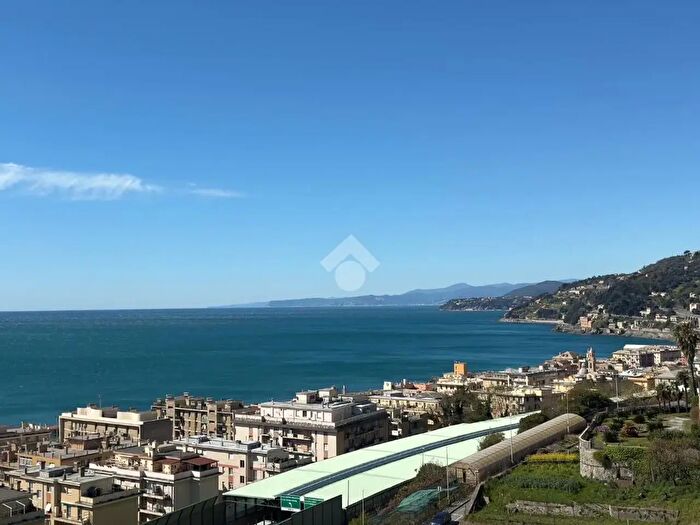 Appartamento con 5 locali in vendita in Via Pietra Ligure, Genova