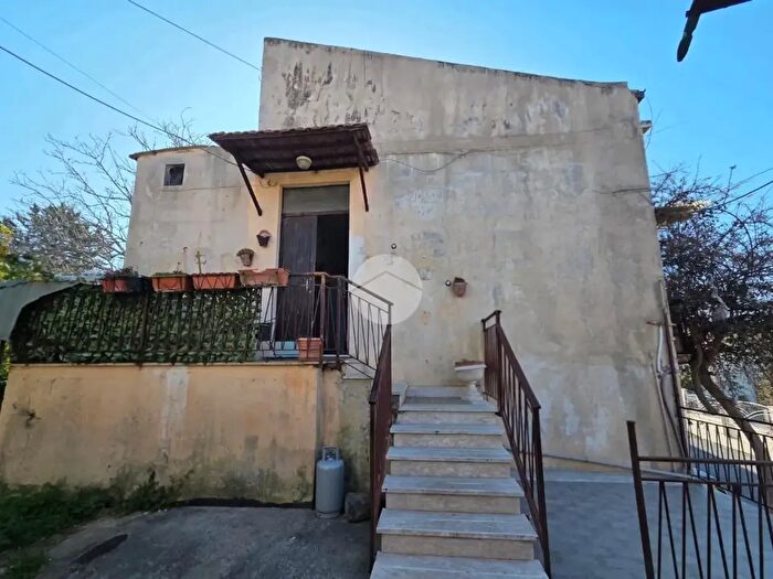 Appartamento quadrilocale in vendita in Via Nazionale, Tortora